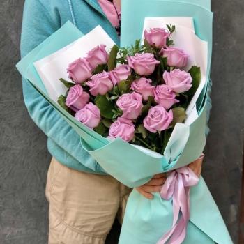 Букет 15 розовых роз в фоамиране